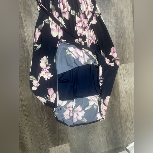 Pink Blush Maternity L navy back ground with floral print and tie front - Picture 3 of 4